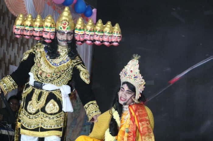 लंकापति रावण ने किया माता सीता का हरण, राम हुए व्यथित
